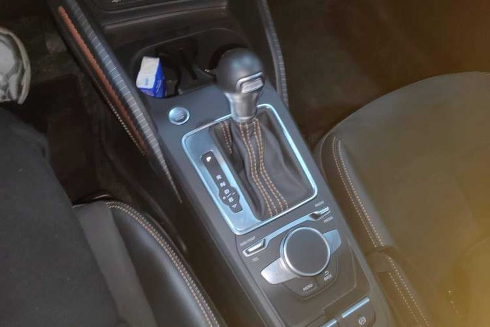 Used Audi Q2L e-tron 2022 Q2L e-tron Pure Electric Smart Enjoyment Model Gear Lever