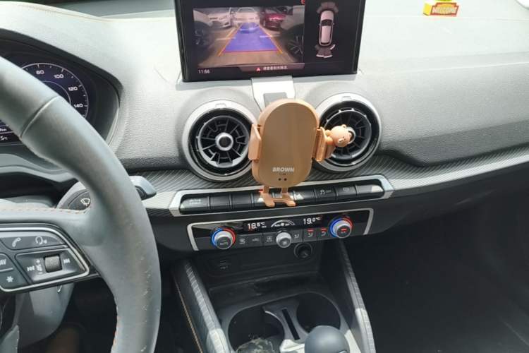 Used Audi Q2L e-tron 2022 Q2L e-tron Pure Electric Smart Enjoyment Model Audio And AC Panel
