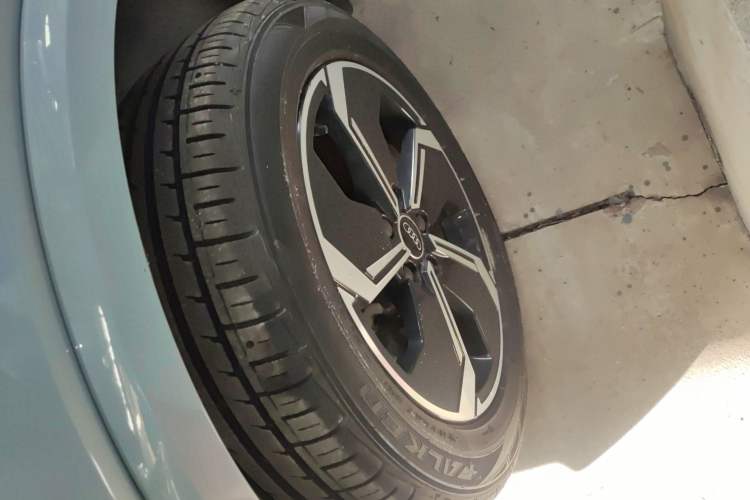 Used Audi Q2L e-tron 2022 Q2L e-tron Pure Electric Smart Enjoyment Model Left Front Wheel Hub