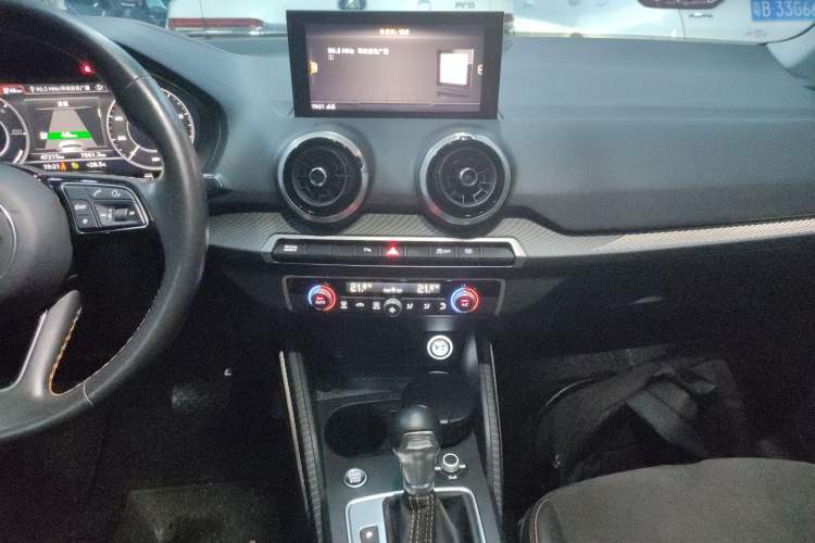 Used Audi Q2L e-tron 2022 Q2L e-tron Pure Electric Smart Enjoyment Model Audio And AC Panel