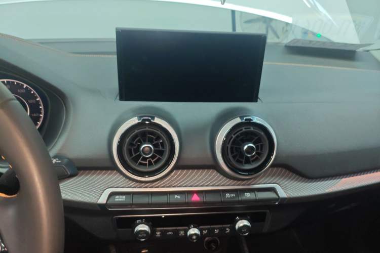 Used Audi Q2L e-tron 2022 Q2L e-tron Pure Electric Smart Enjoyment Model Audio And AC Panel