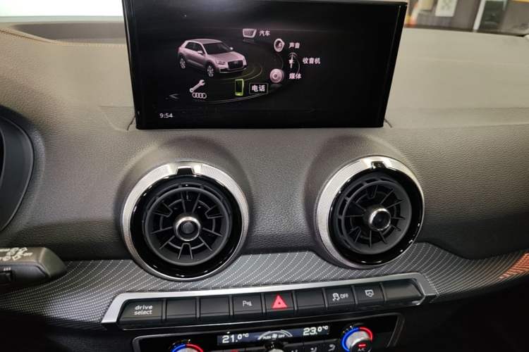 Used Audi Q2L e-tron 2022 Q2L e-tron Pure Electric Smart Enjoyment Model Audio And AC Panel