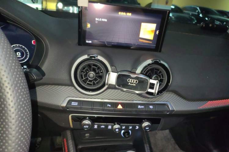 Used Audi Q2L e-tron 2022 Q2L e-tron Pure Electric Smart Enjoyment Model Audio And AC Panel