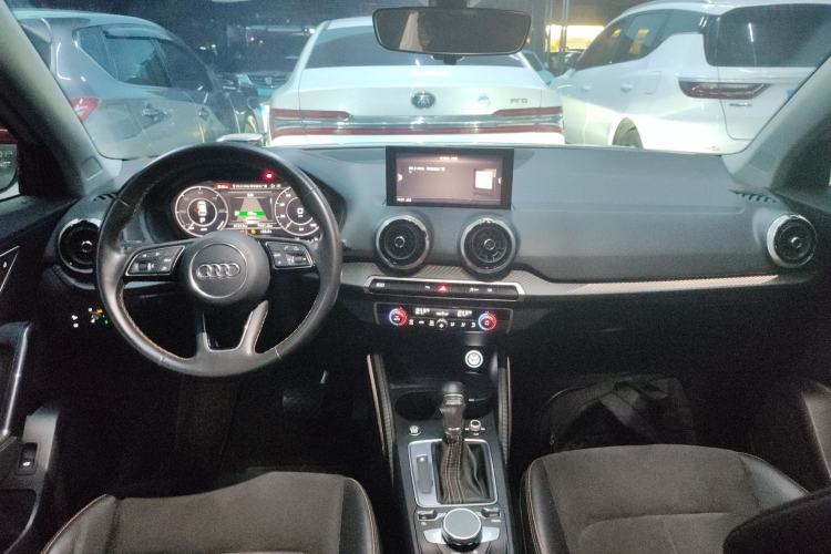 Used Audi Q2L e-tron 2022 Q2L e-tron Pure Electric Smart Enjoyment Model Center Console