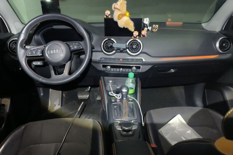 Used Audi Q2L e-tron 2022 Q2L e-tron Pure Electric Smart Enjoyment Model Center Console