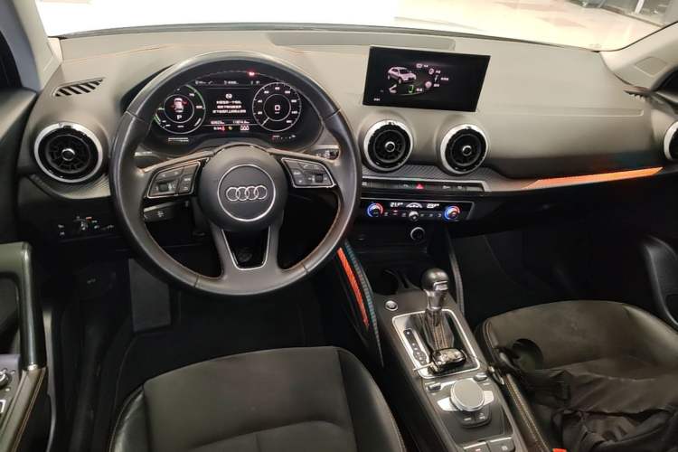 Used Audi Q2L e-tron 2022 Q2L e-tron Pure Electric Smart Enjoyment Model Center Console