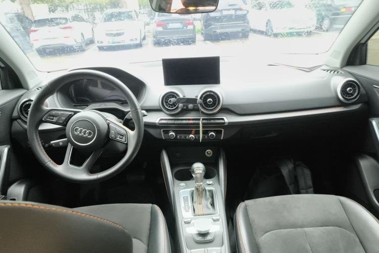 Used Audi Q2L e-tron 2022 Q2L e-tron Pure Electric Smart Enjoyment Model Center Console