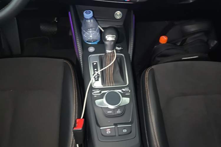 Used Audi Q2L e-tron 2022 Q2L e-tron Pure Electric Smart Enjoyment Model Gear Lever