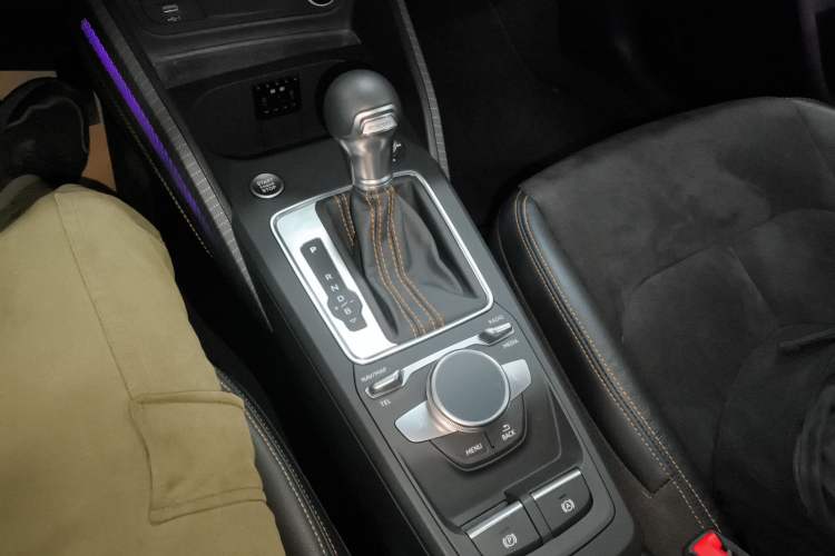 Used Audi Q2L e-tron 2022 Q2L e-tron Pure Electric Smart Enjoyment Model Gear Lever