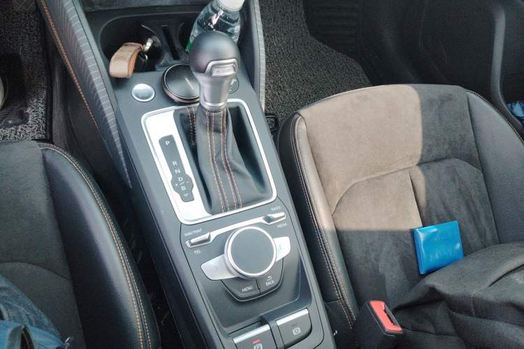 Used Audi Q2L e-tron 2022 Q2L e-tron Pure Electric Smart Enjoyment Model Gear Lever