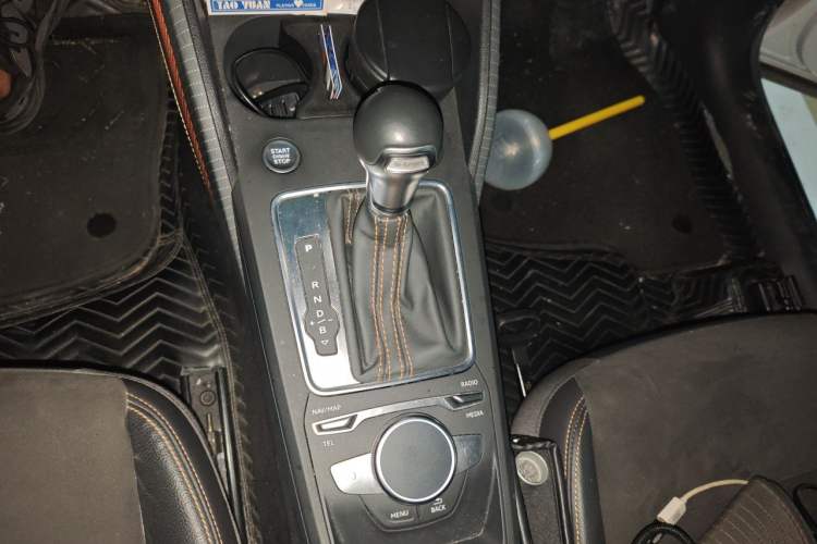 Used Audi Q2L e-tron 2022 Q2L e-tron Pure Electric Smart Enjoyment Model Gear Lever