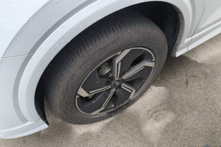 Used Audi Q2L e-tron 2022 Q2L e-tron Pure Electric Smart Enjoyment Model Left Front Wheel Hub