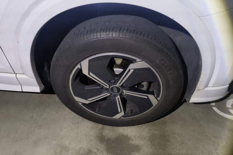 Used Audi Q2L e-tron 2022 Q2L e-tron Pure Electric Smart Enjoyment Model Right Front Wheel Hub