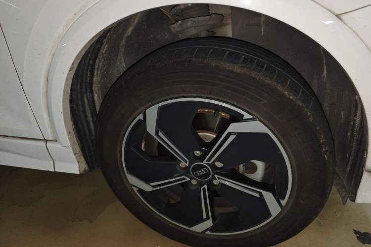 Used Audi Q2L e-tron 2022 Q2L e-tron Pure Electric Smart Enjoyment Model Right Front Wheel Hub