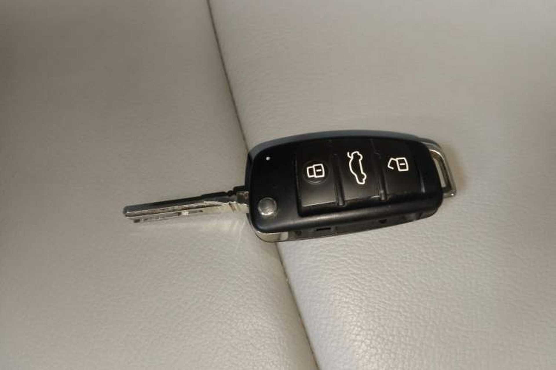 Used Audi Q3 2013 35 TFSI Comfort Model Interior 1