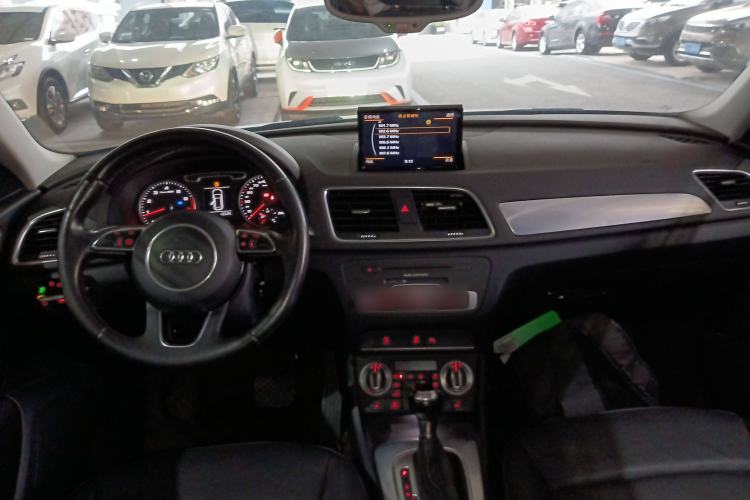 Used Audi Q3 2015 35 TFSI Comfort Model Interior 2