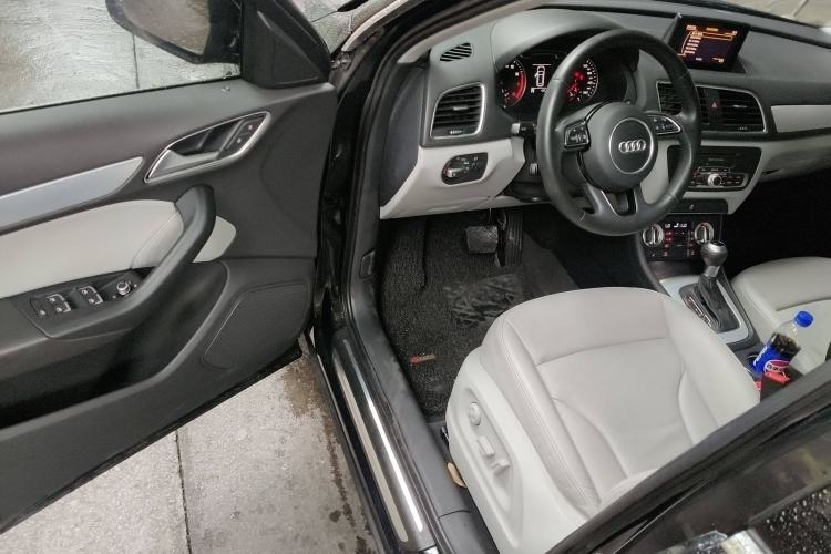 Used Audi Q3 2013 35 TFSI Comfort Model Interior 3