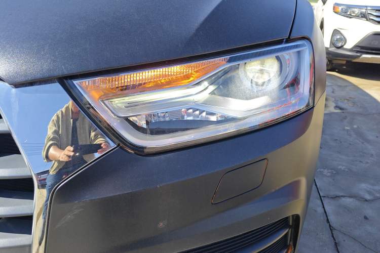Used Audi Q3 2017 30 TFSI Fashion Model Left Front Headlight