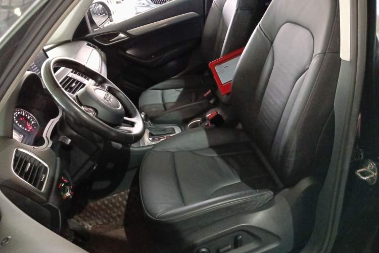 Used Audi Q3 2015 35 TFSI Comfort Model Left Front Seat