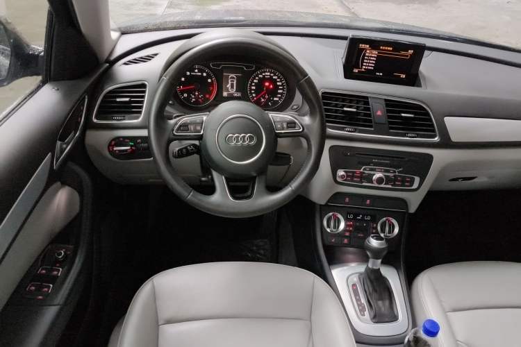 Used Audi Q3 2013 35 TFSI Comfort Model Steering Wheel