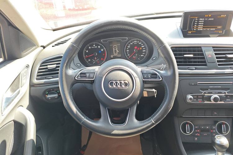 Used Audi Q3 2017 30 TFSI Fashion Model Steering Wheel