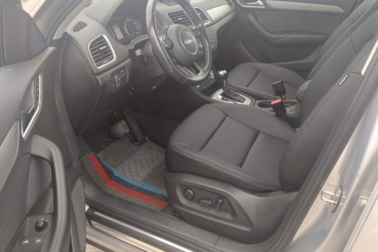 Used Audi Q3 2015 35 TFSI Ambition Edition Interior 1