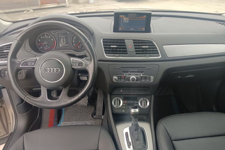 Used Audi Q3 2015 35 TFSI Ambition Edition Interior 3