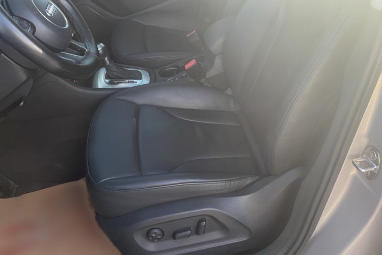 Used Audi Q3 2015 35 TFSI quattro Technology Edition Left Front Seat