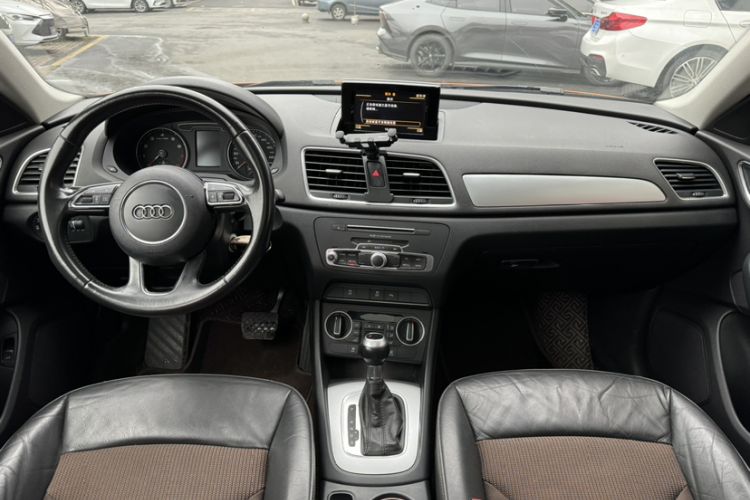 Used Audi Q3 2016 30 TFSI Fashion Model Interior 1