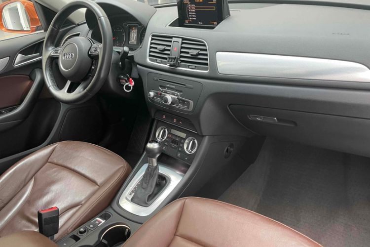 Used Audi Q3 2015 35 TFSI Comfort Model Interior 4
