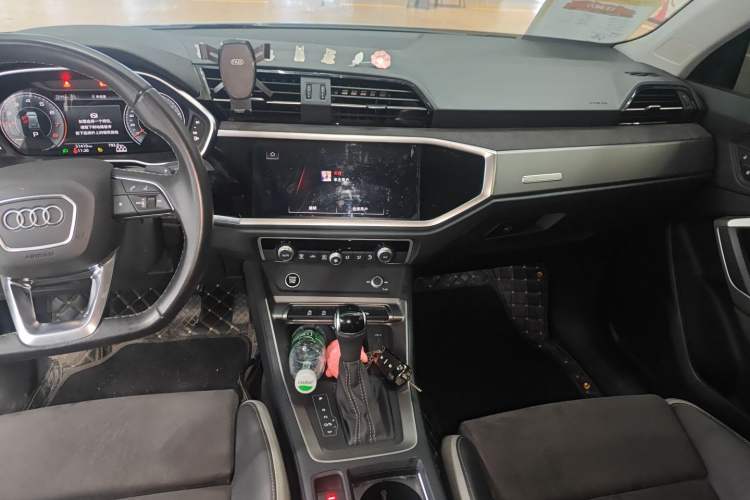 Used Audi Q3 2023 35 TFSI Fashion Dynamic Model (1.4T) Audio And AC Panel