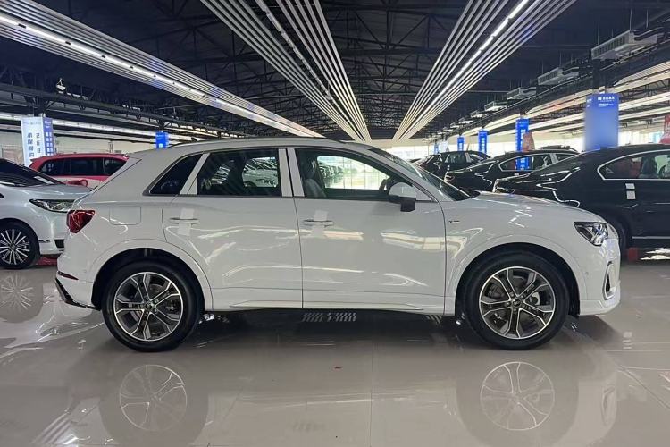 Used Audi Q3 2024 40 TFSI Fashion Dynamic Model Exterior 2