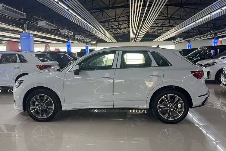 Used Audi Q3 2024 40 TFSI Fashion Dynamic Model Exterior 3