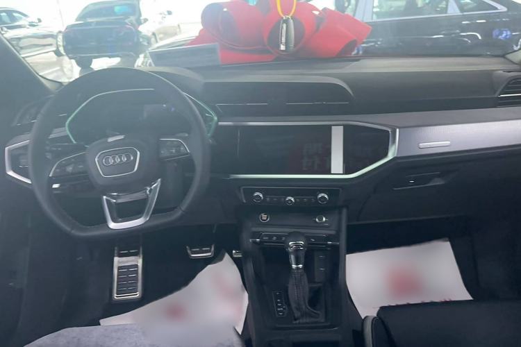 Used Audi Q3 2024 40 TFSI Fashion Dynamic Model Interior 1