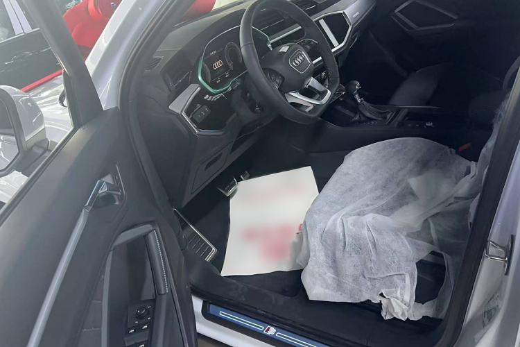 Used Audi Q3 2024 40 TFSI Fashion Dynamic Model Interior 2