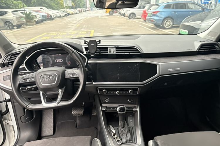 Used Audi Q3 2023 35 TFSI Fashion Dynamic Model (1.4T) Interior 5