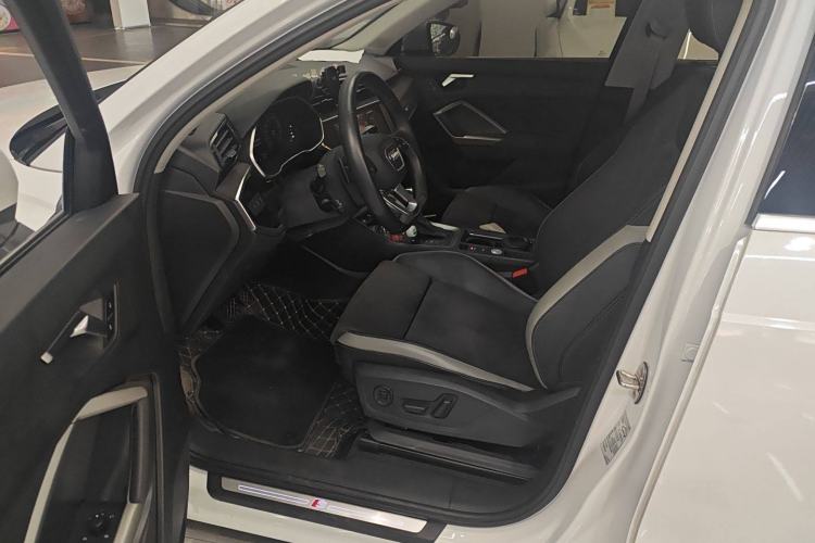 Used Audi Q3 2023 35 TFSI Fashion Dynamic Model (1.4T) Left Front Seat