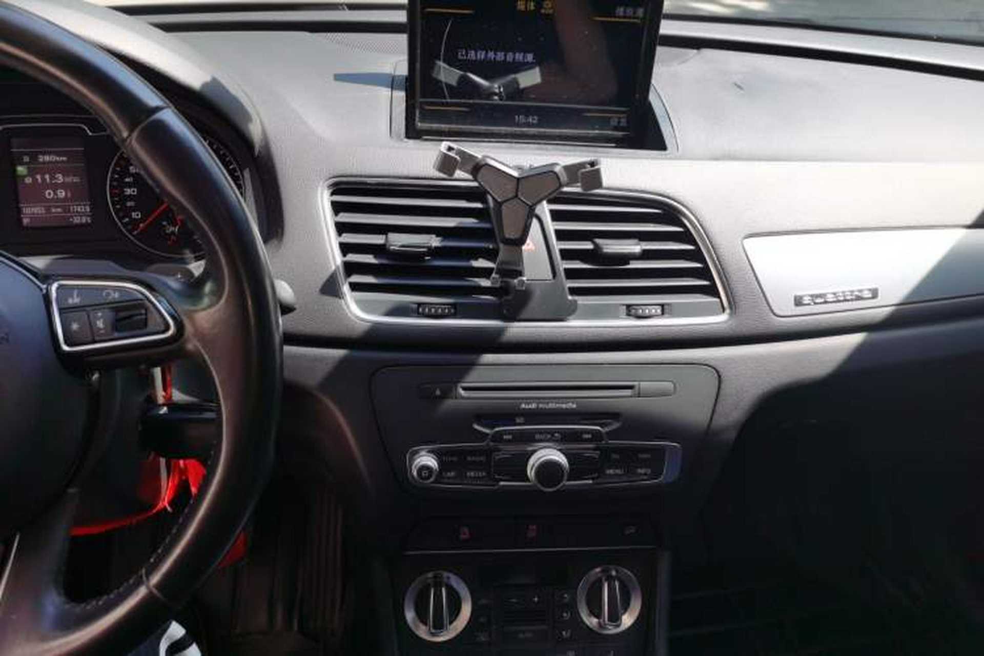 Used Audi Q3 2012 35 TFSI quattro Comfort Model Audio And AC Panel