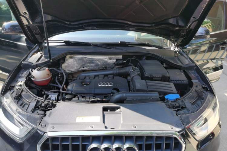 Used Audi Q3 2012 35 TFSI quattro Comfort Model Engine Bay
