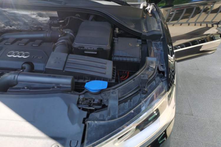 Used Audi Q3 2012 35 TFSI quattro Comfort Model Engine Bay Left