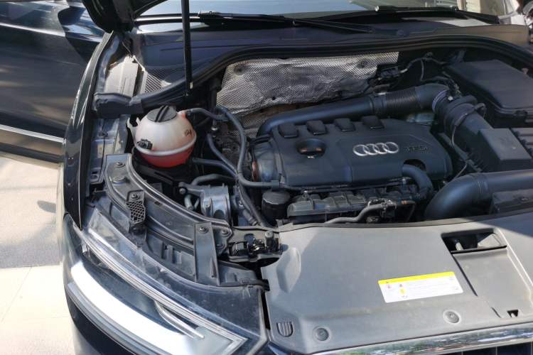 Used Audi Q3 2012 35 TFSI quattro Comfort Model Engine Bay Right