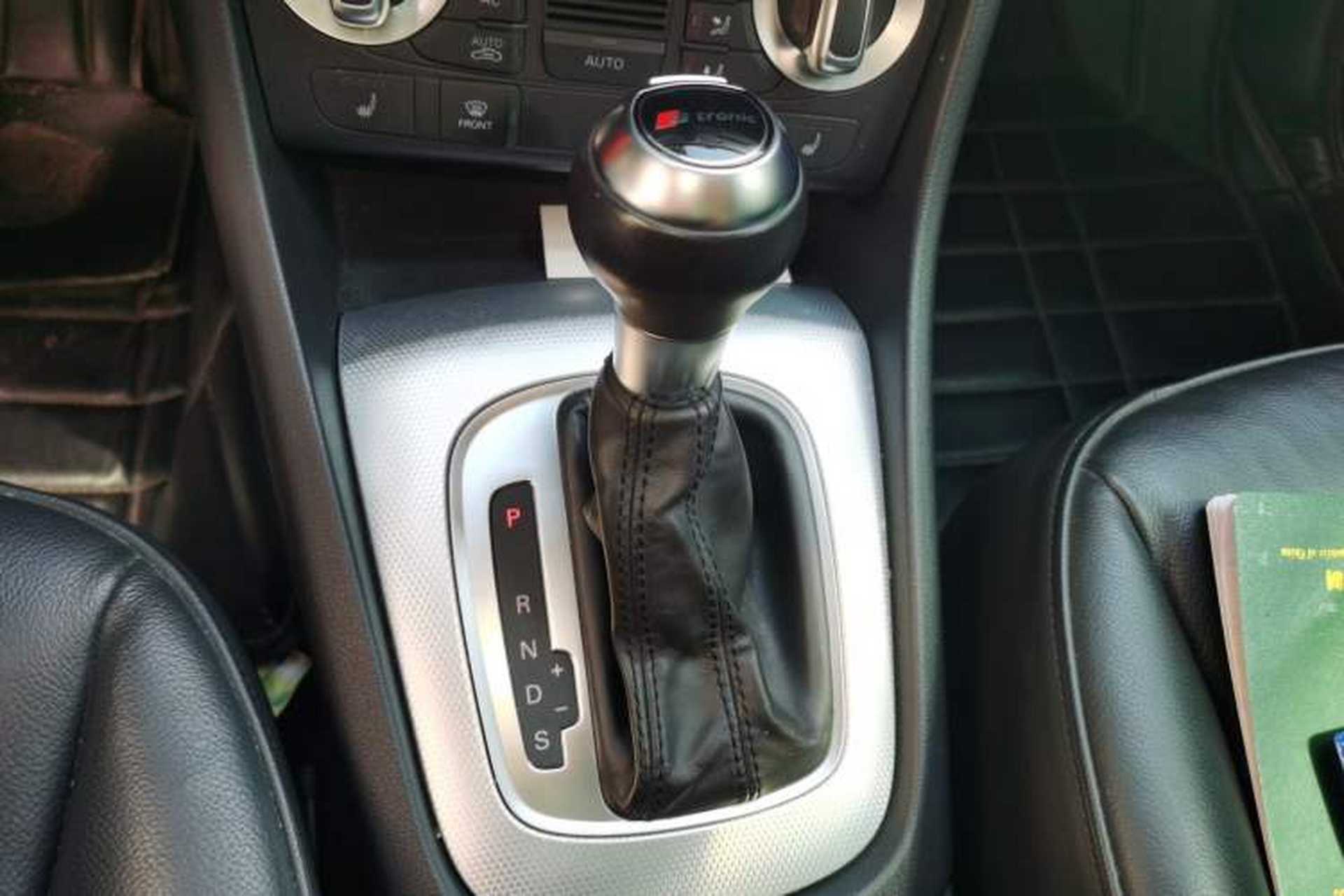 Used Audi Q3 2012 35 TFSI quattro Comfort Model Gear Lever