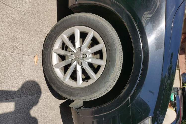 Used Audi Q3 2012 35 TFSI quattro Comfort Model Right Front Wheel Hub
