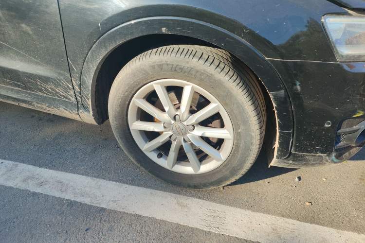Used Audi Q3 2012 35 TFSI quattro Comfort Model Right Front Wheel Hub