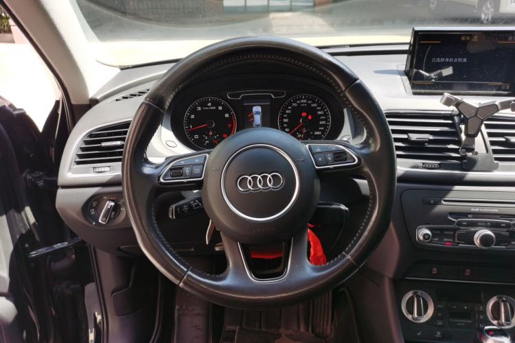 Used Audi Q3 2012 35 TFSI quattro Comfort Model Steering Wheel