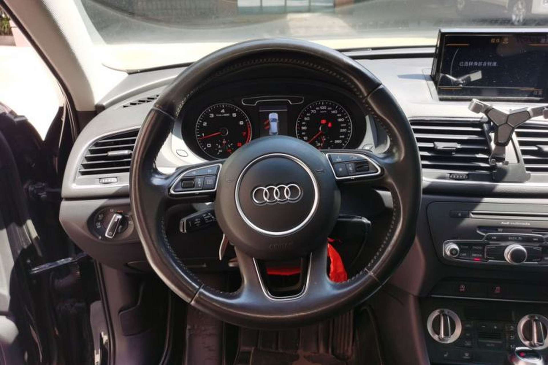 Used Audi Q3 2012 35 TFSI quattro Comfort Model Steering Wheel