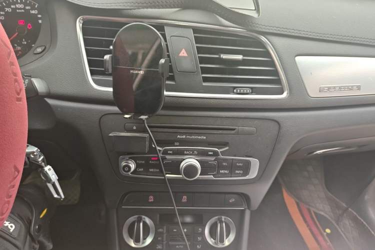 Used Audi Q3 2012 35 TFSI quattro Comfort Model Audio And AC Panel