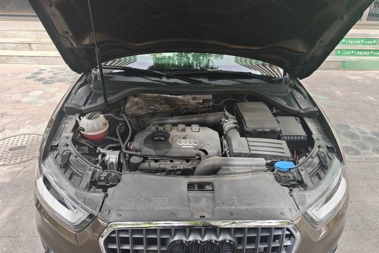Used Audi Q3 2012 35 TFSI quattro Comfort Model Engine Bay
