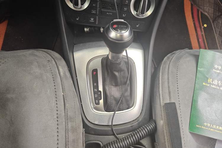 Used Audi Q3 2012 35 TFSI quattro Comfort Model Gear Lever