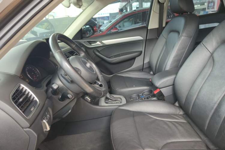 Used Audi Q3 2012 35 TFSI quattro Comfort Model Left Front Seat